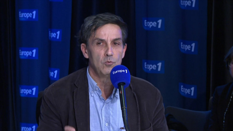 Todd allume Le Monde, devenu « composante de l'oligarchie »