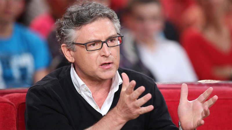 Quand Michel Onfray dénonce la schizophrénie des médias de masse…