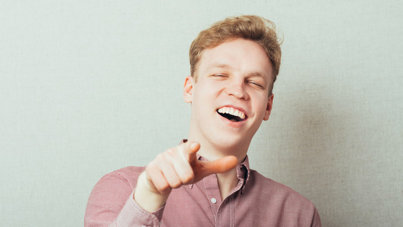 Attentats : Quand les médias dénonçaient en bloc « le fantasme de l’infiltration terroriste »