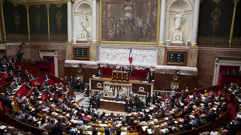 Les socialistes envisagent de sanctionner la diffusion de fausses nouvelles
