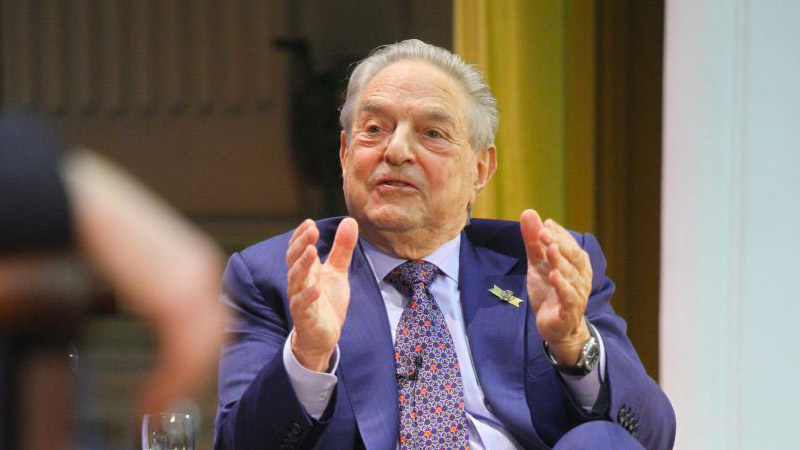 George Soros investit dans les médias anti-PiS en Pologne