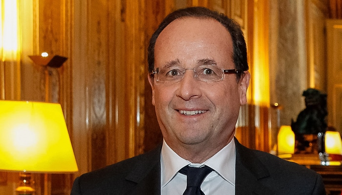 Aides à la presse : Hollande promet une réforme