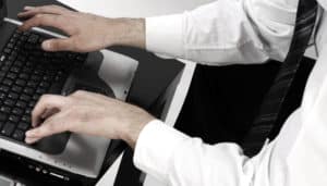 Les sites d’info piégés par de faux contributeurs