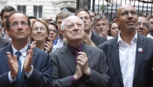 Pierre Bergé attaque Le Salon Beige en justice