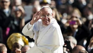 Le Pape François et la nouvelle stratégie médiatique du Vatican