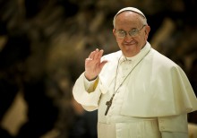 Dossier : Le Pape François et la nouvelle stratégie médiatique du Vatican