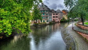 Flash info : vers une fusion des deux principaux quotidiens alsaciens ?