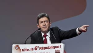 Closer : attaqué par Philippot, défendu par Mélenchon