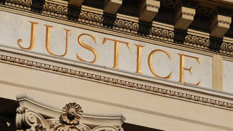 i>Télé condamnée à verser 50 000 euros à Éric Zemmour