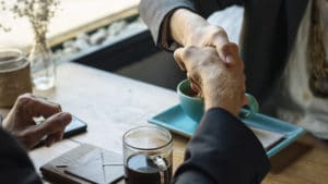 Médias et politiques : back-room pour tous et tout-e-s !