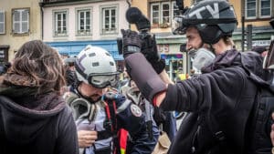 Gaspard Glanz, fausse victime, faux journaliste mais vrai black bloc