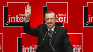 Grèce, la frontière renforcée, la digue de l’opinion publique devient un enjeu