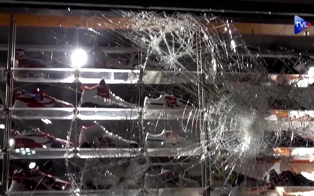 Stuttgart : violentes émeutes raciales et politiques, les médias édulcorent