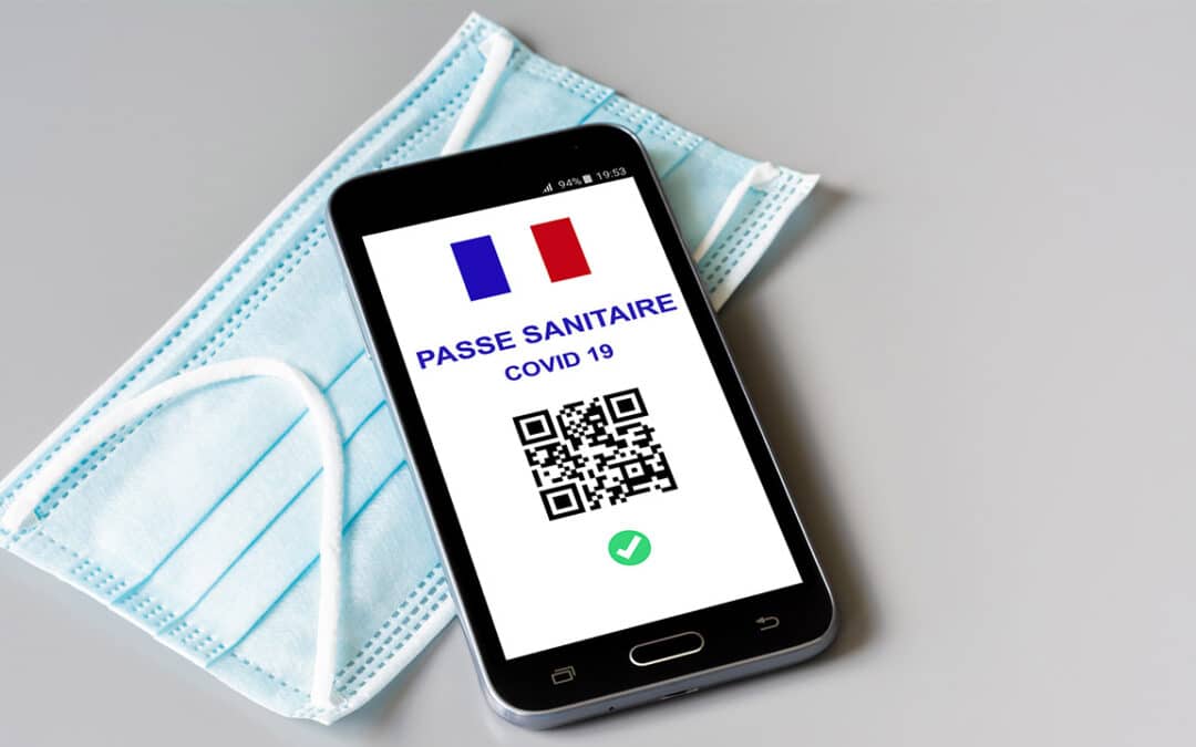 Passe sanitaire&nbsp;: remous dans les médias alternatifs et sur les réseaux sociaux