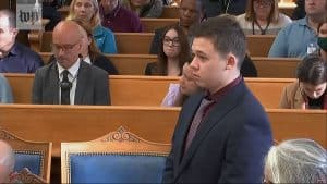 Kyle Rittenhouse acquitté, les médias de grand chemin américains en porte-à-faux