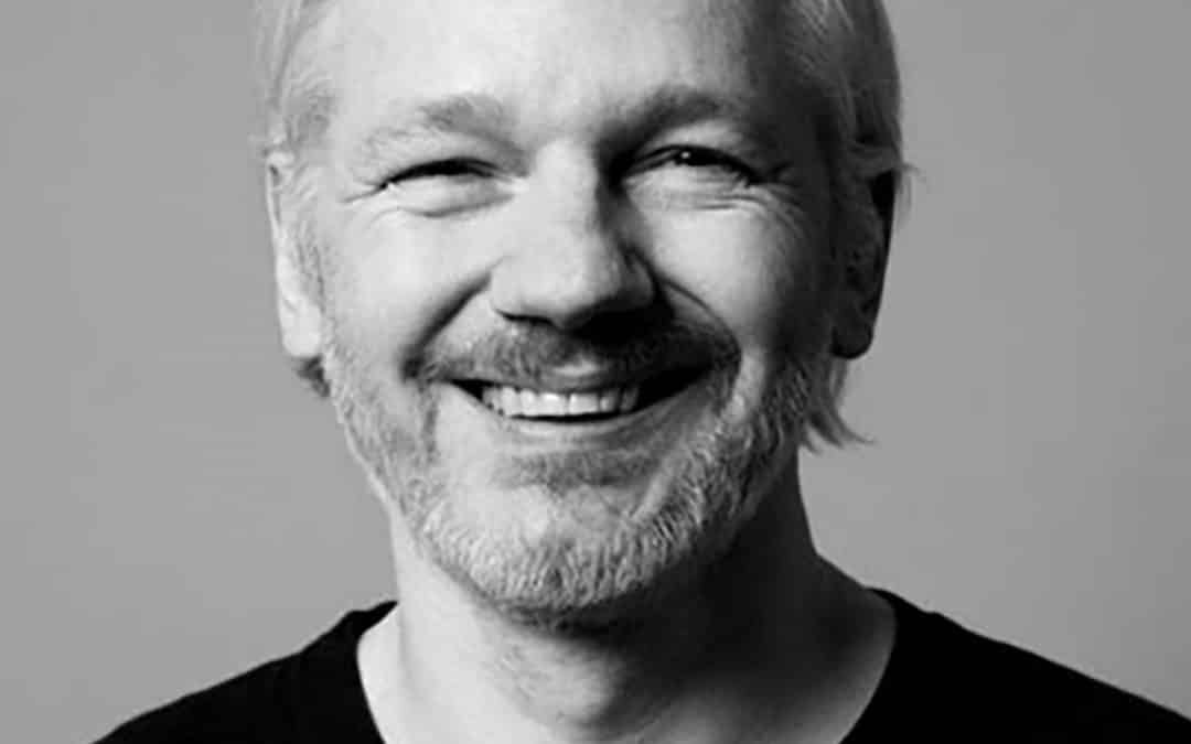 Assange, un pas de plus vers l’extradition et un mariage