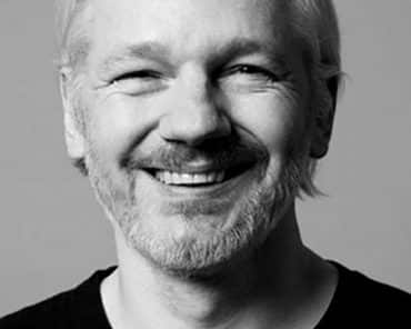 Assange, un pas de plus vers l’extradition et un mariage