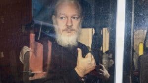 Londres confirme l'extradition de Julian Assange aux États-Unis