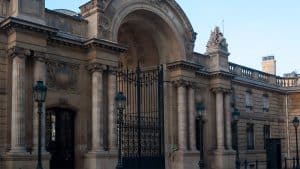 Journalisme et politique : Bruno Roger-Petit reste à l’Élysée