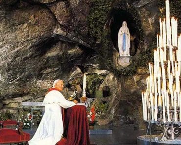 Guerre ouverte en Pologne entre partisans et opposants du pape Jean-Paul II