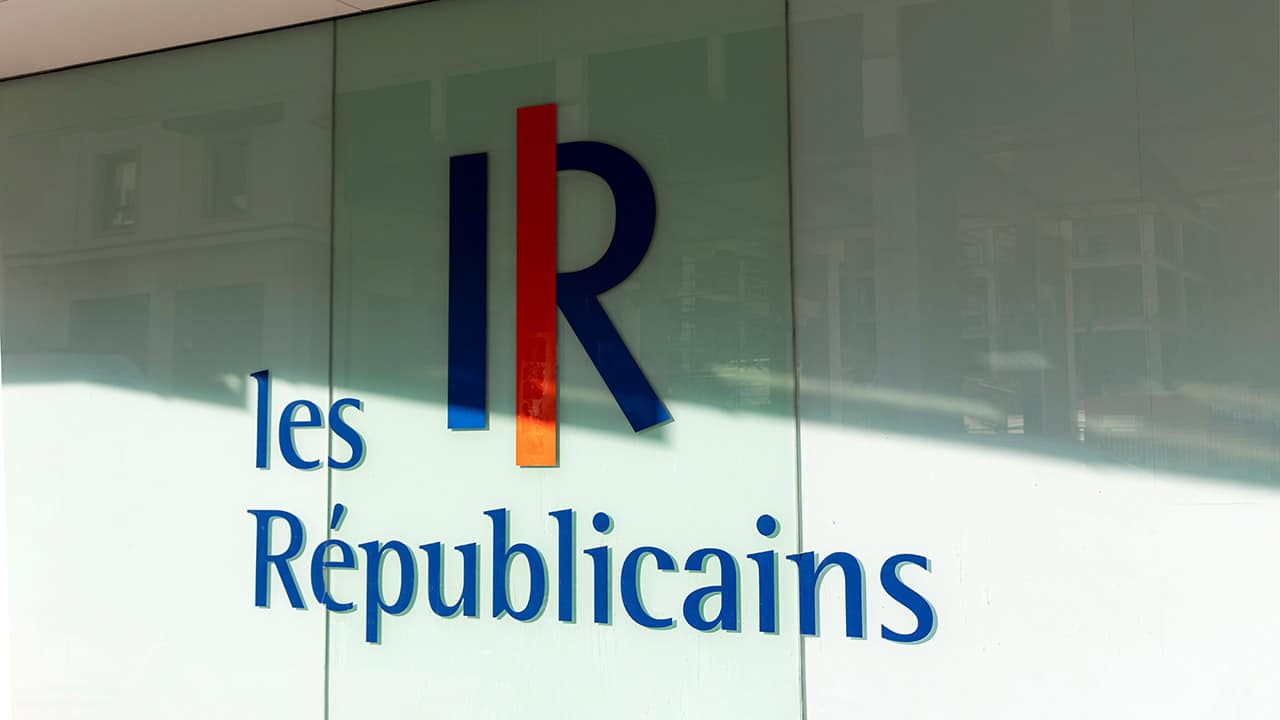 Élections législatives : les dissensions de la droite passionnent les médias