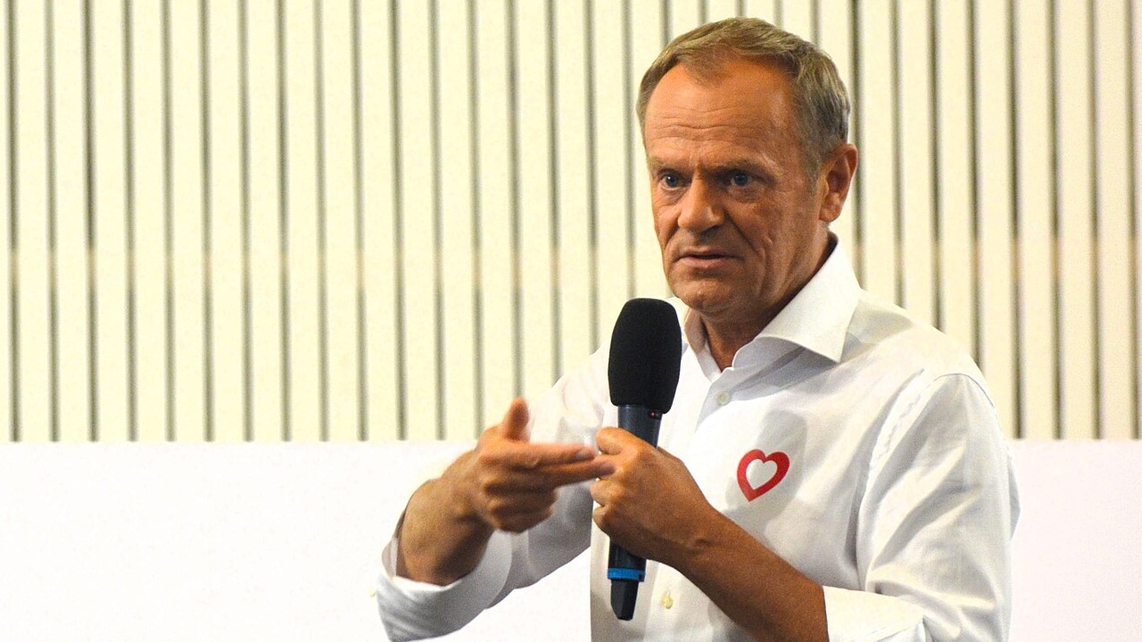 Le premier ministre pro-UE polonais Donald Tusk bannit les médias d’opposition