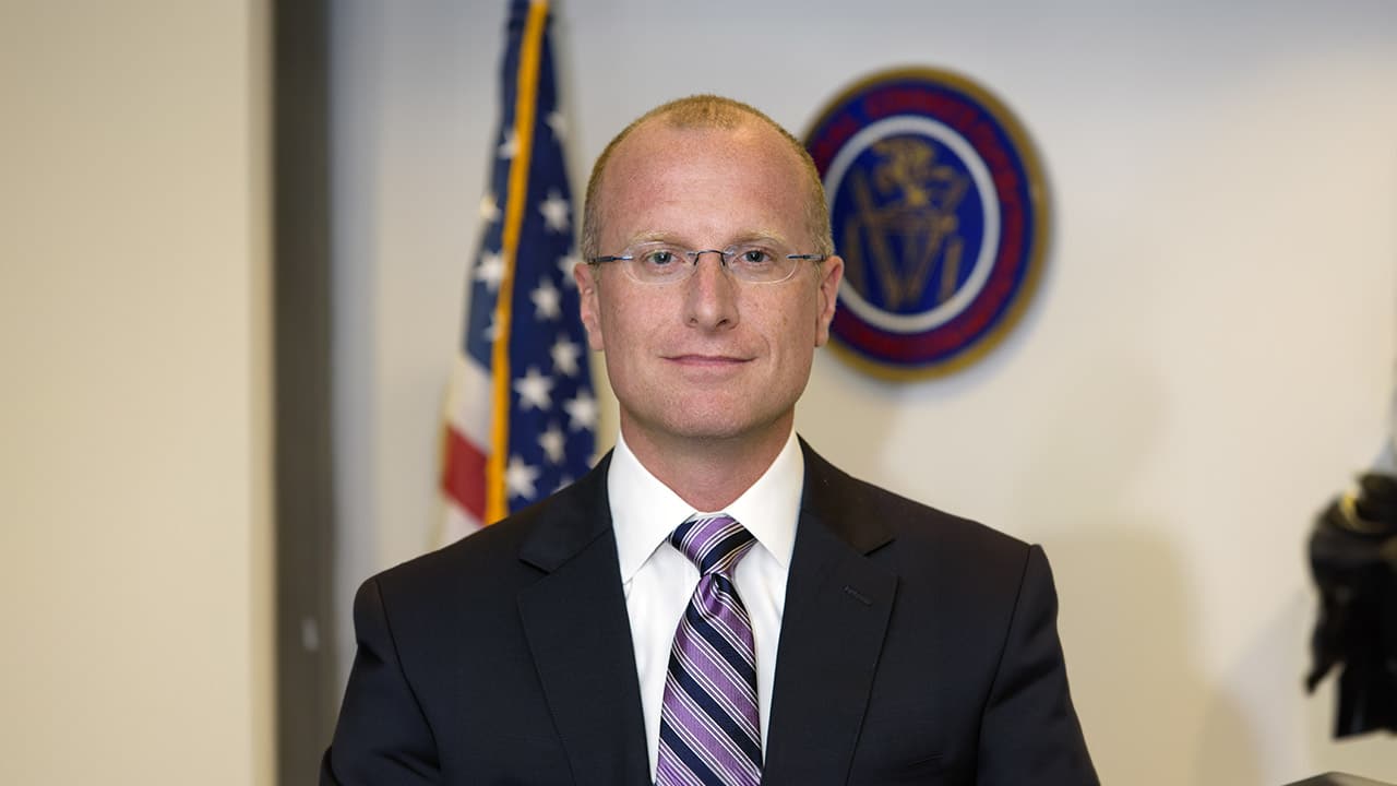 Brendan Carr à la Commission fédérale des communications : briser la censure Brendan Carr à la Commission fédérale des communications : briser la censure