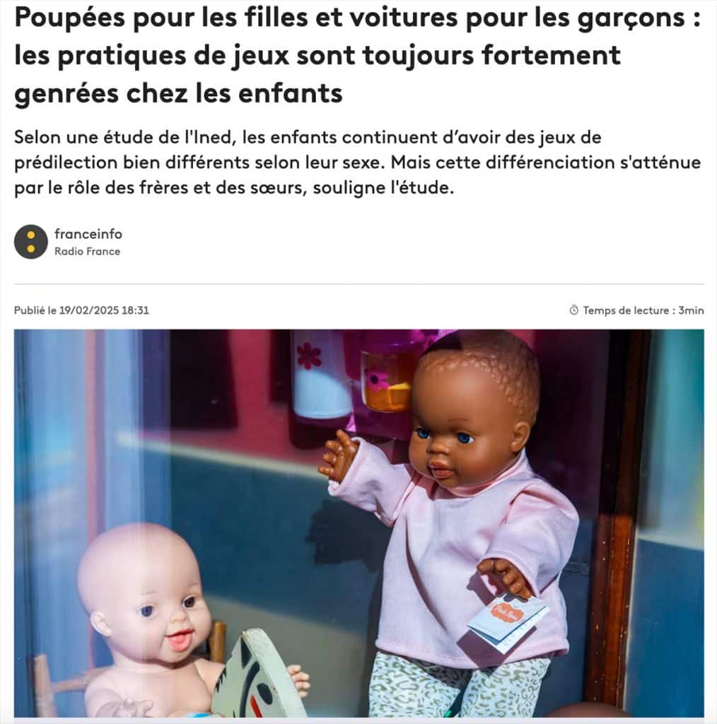 Apprendre aux garçons à jouer à la poupée