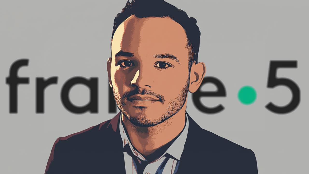 Mohamed Bouhafsi quitte RTL pour se consacrer à « C à vous » sur France 5