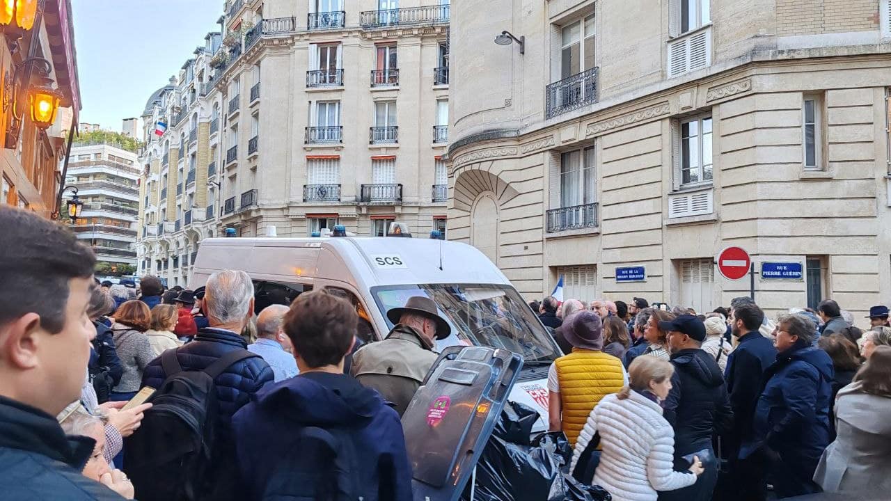 Comment la presse étrangère s’est passionnée pour l’incarcération de Nicolas Sarkozy