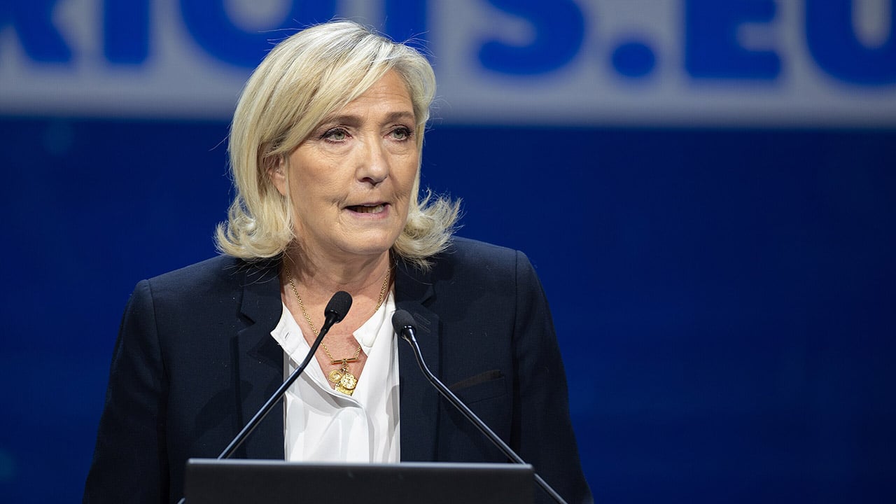 Marine Le Pen en procès : comment va-t-elle s’en sortir ? Que disent les médias ?